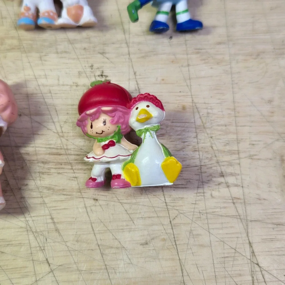 Strawberry Shortcake PVC Figures Lot of 11 Vintage 1980s Kenner Dolls Mini Toys